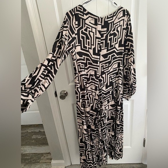 Richard Allen for H&M geometric maxi dress, black/white, size 10 - Picture 9 of 10
